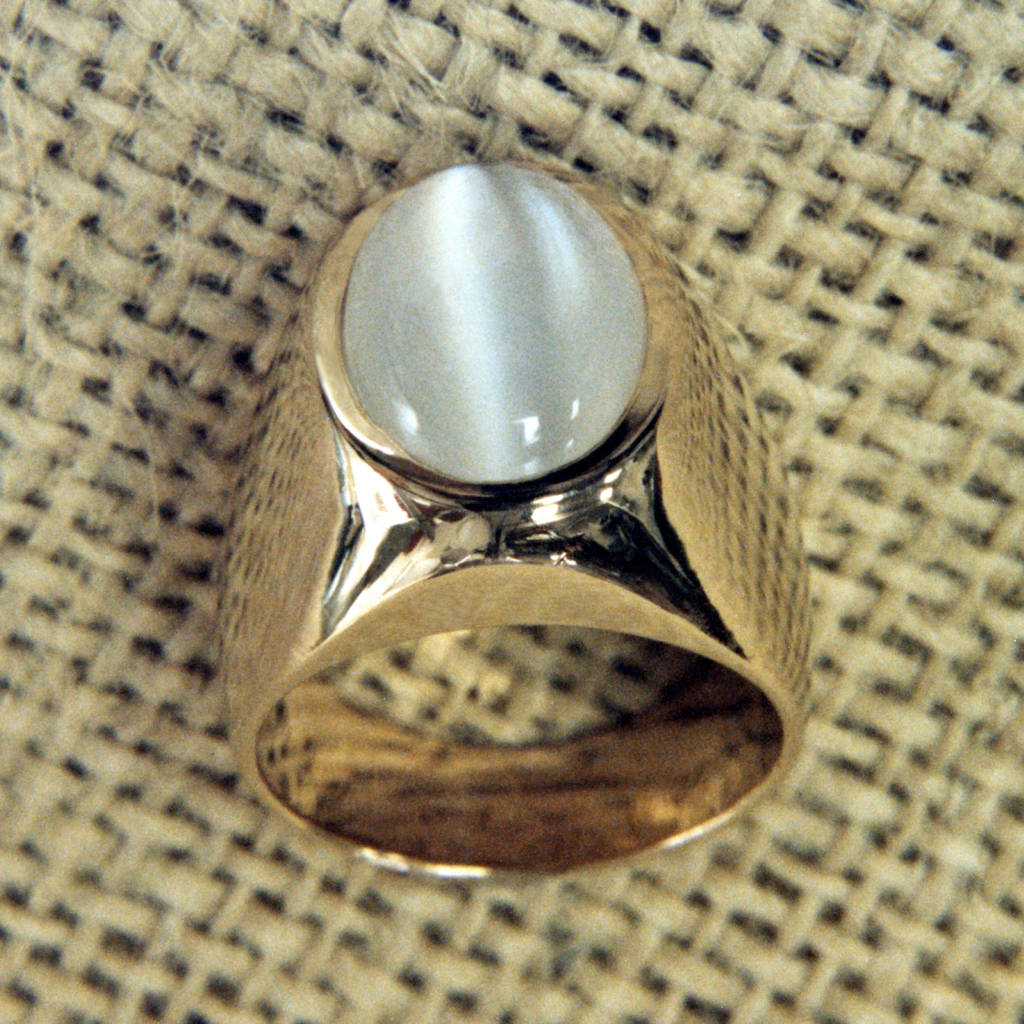 Picture of a large Moonstone Ring, hammered setting