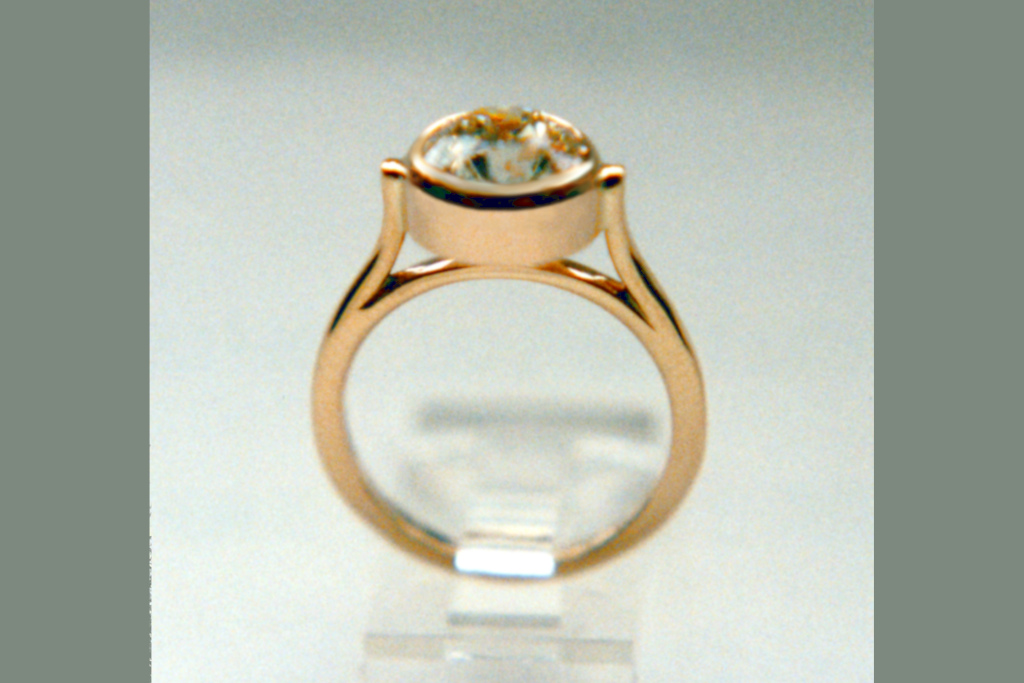 Picture of Giovanna's diamond ring