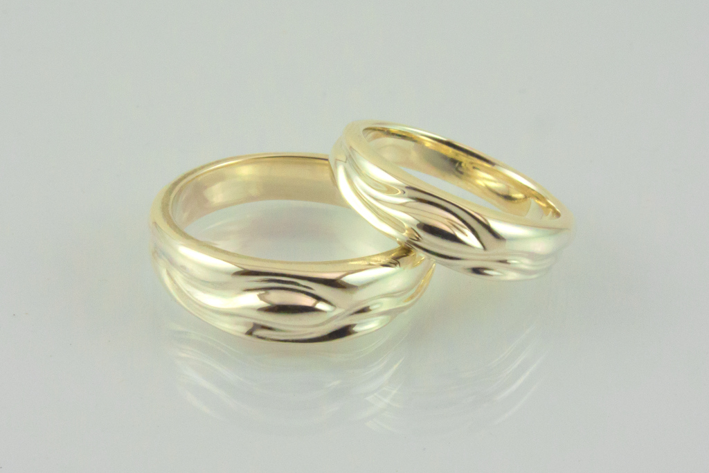 Picture of Summer Stream wedding bands in 14KY